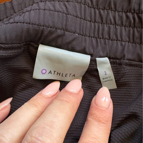 Athleta Chelsea Cargo Skort Mesh Inner Shorts
Skirt black Womens Size 2 preloved - Picture 8 of 8